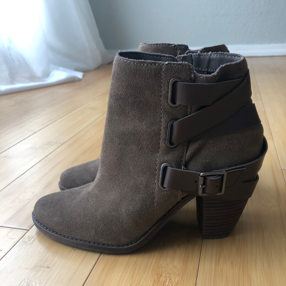 Dolce Vita Booties - Picture 1 of 4